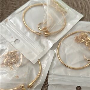Elegant Gold Bangle Set 3 x25
